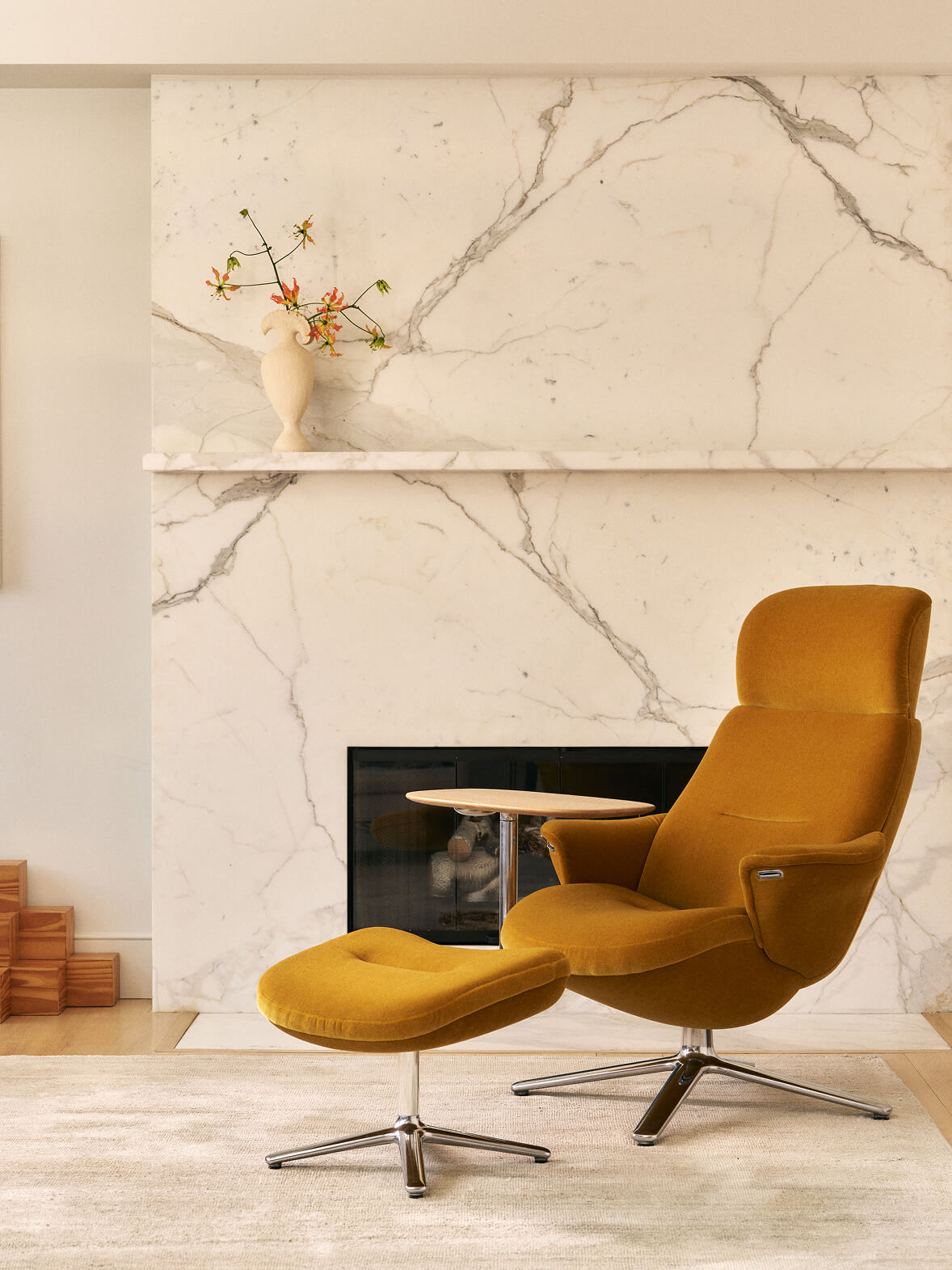 Diffrient Lounge, Dedar Vladimiro in a home environment