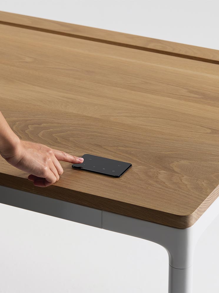 Individual touching eFloat Quattro control pad